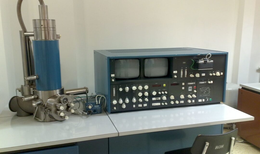 Mixer De Audio Preto E Prateado czGYgzmdYig