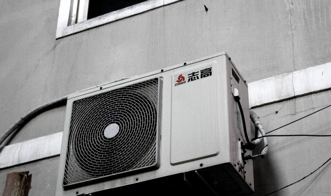 Ventilador De Caixa Branca E Cinza jBbcXgrFuEY