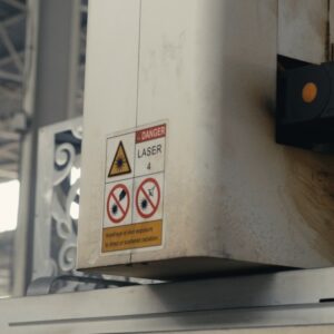 Um Close up De Uma Maquina Em Uma Fabrica zkTIqWiXvjI