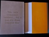 Livro Aberto Com Texto Na Capa E Paginas Laranja iMbE7wl8SVY