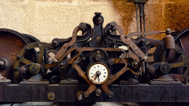 Mecanismo De Relogio Antigo Com Pequeno Mostrador Branco lqOSKat20w8