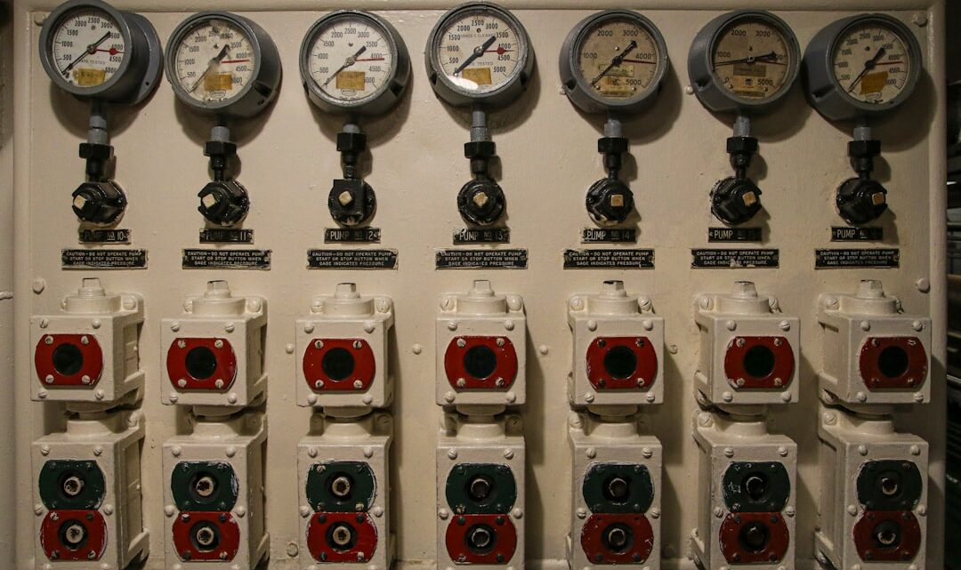 Medidor Eletrico Branco E Vermelho dIrSAyhCDa0