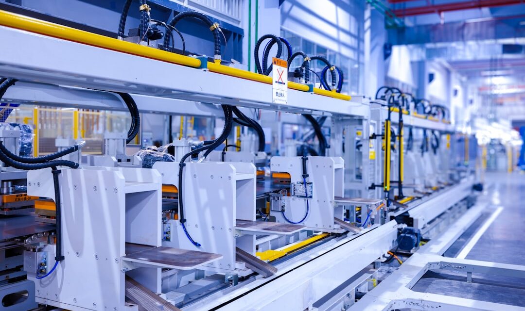 Uma Fabrica Com Muitas Maquinas 5hPe Tr2wog