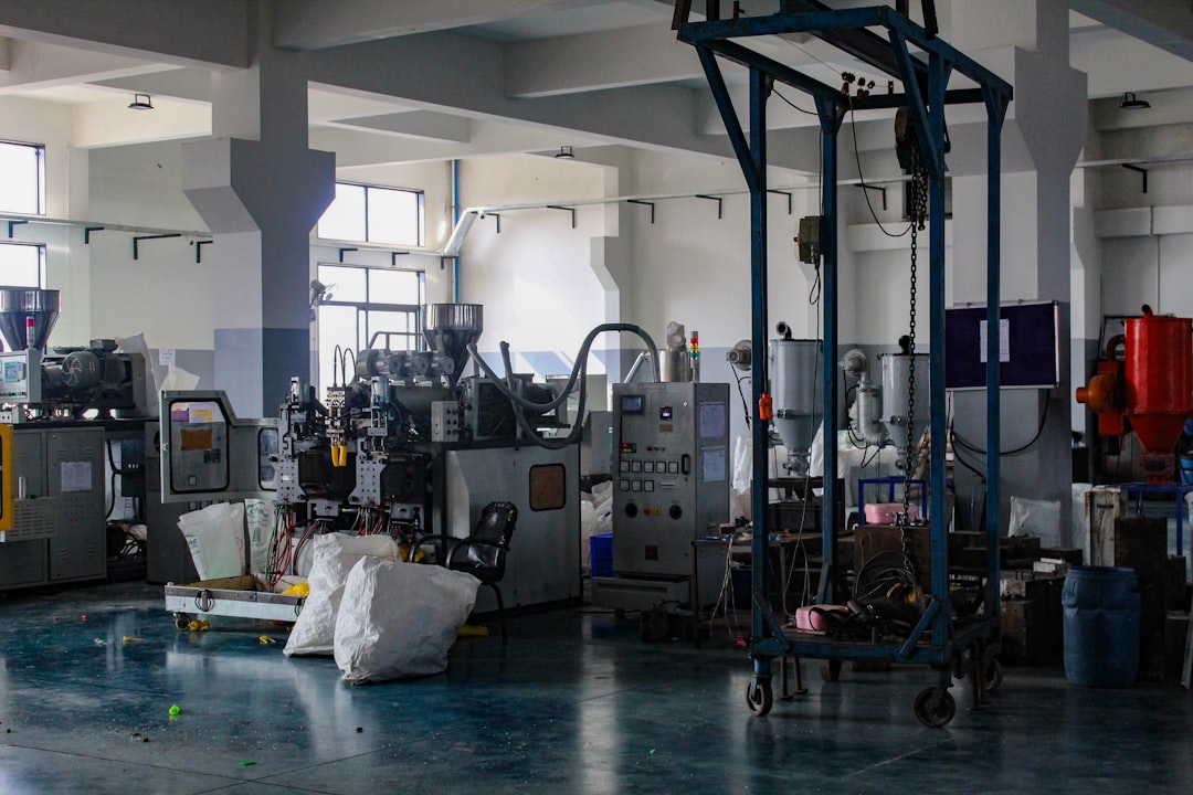Interior Industrial Da Fabrica Com Maquinas E Equipamentos J5DO_DiE3IY